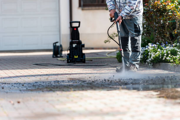 Best Sidewalk Pressure Washing  in Suamico, WI